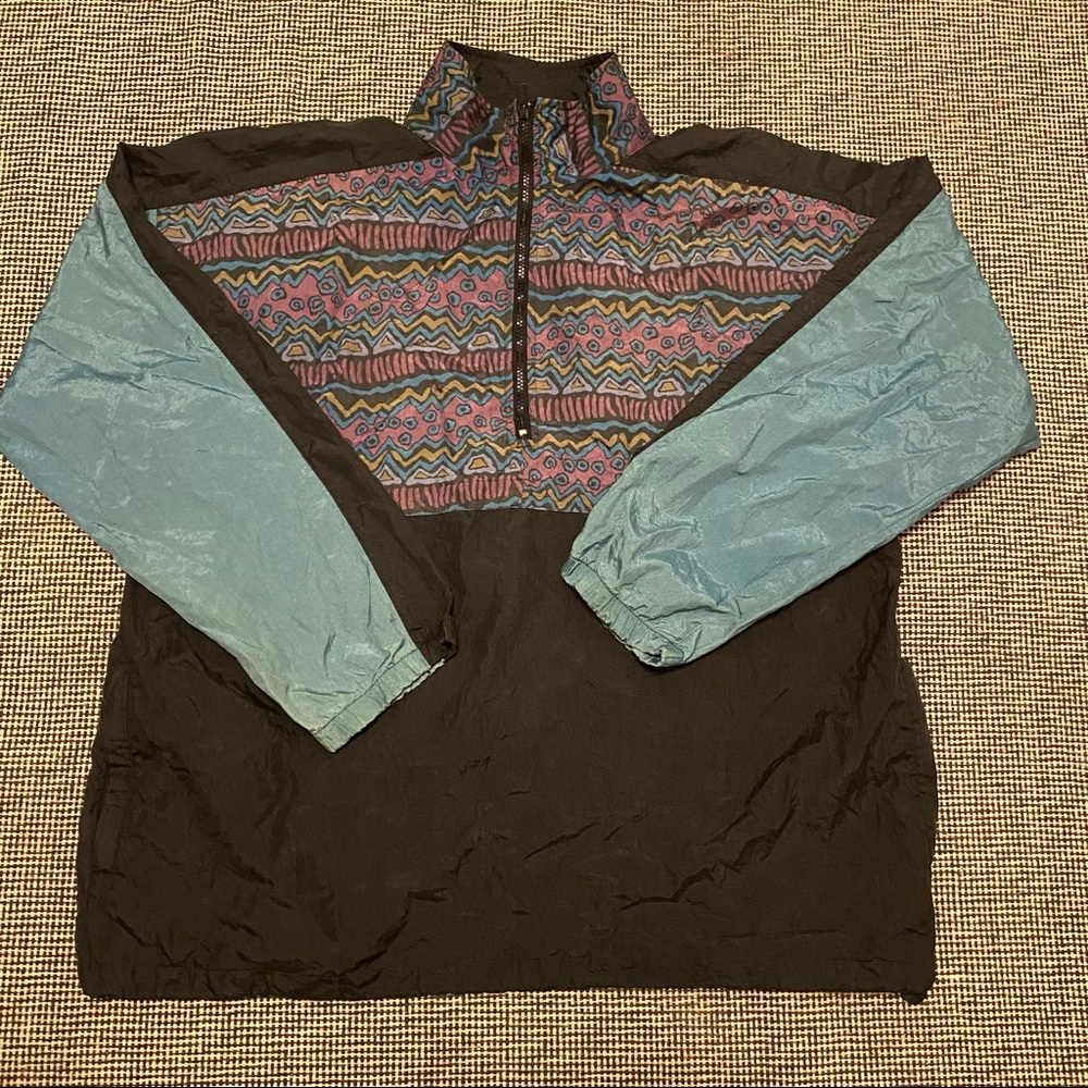 Has small tear on netting underneath pattern top can’t see at all when wearing